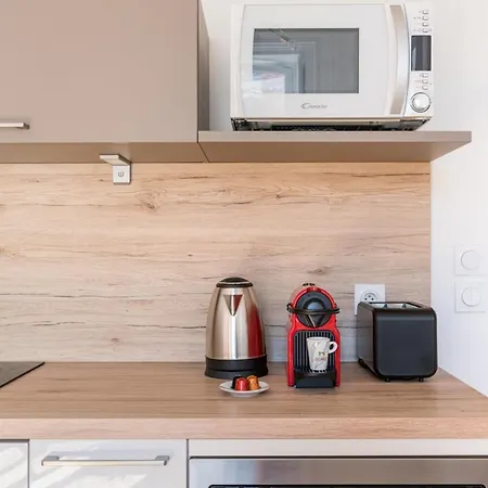 Le Royale Haussman Junior - Louis Pradel - Netflix Apartment *